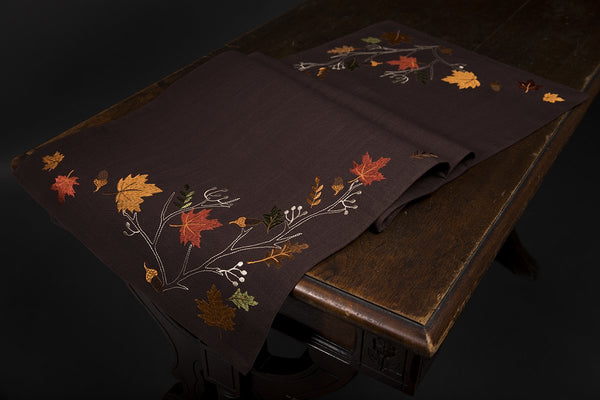 XD17147 Autumn Branches Table Runner