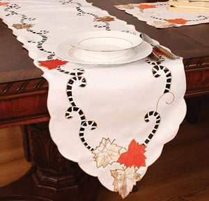 XD46211 Scrolling Leaf Table Runner 15"x54"